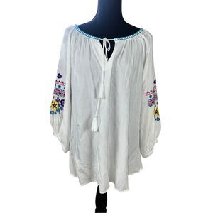 Solitaire XL embroidered white floral boho-chic peasant top lightweight fabric